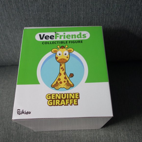 VeeFriends Genuine Giraffe Collectible Figure Made for Macy's - Picture 5 of 7